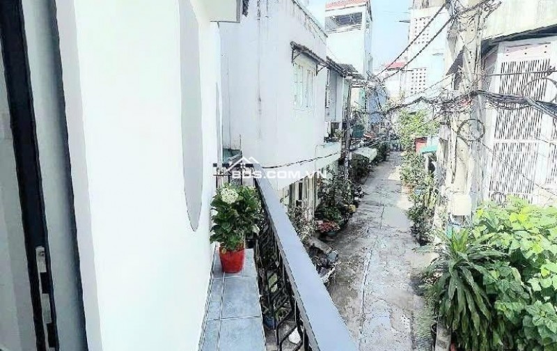 Bán nhà hiếm Âu Cơ, Tân Bình: 20m2, 3 tầng, 2PN, sổ hồng chính chủ, nhỉnh 2XX tỷ, liên hệ 0943166831, cơ hội sở hữu ngay!